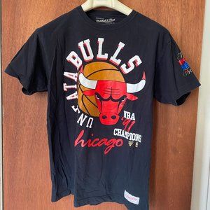 Unbeatabulls Mitchell & Ness black bulls tee shirt size large